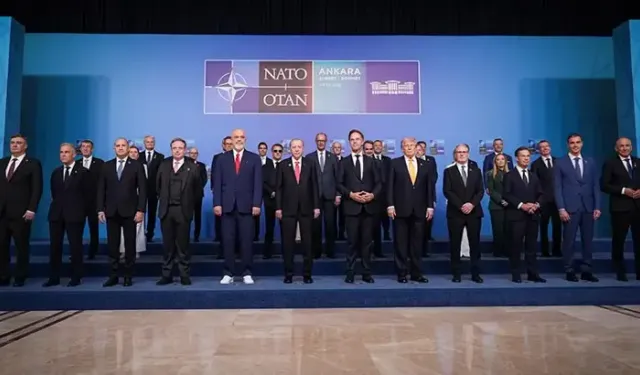 NATO Zirvesi'nde aile fotoğrafı çekildi