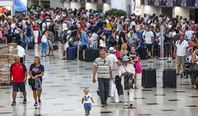 Yerli turistin seyahat harcaması 1'inci çeyrekte 102,3 milyar TL oldu