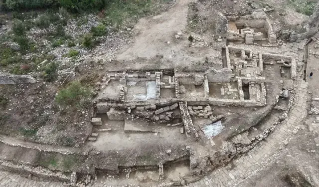 Aspendos'ta 2 bin yıllık 'Tiyatro Caddesi' gün yüzüne çıktı