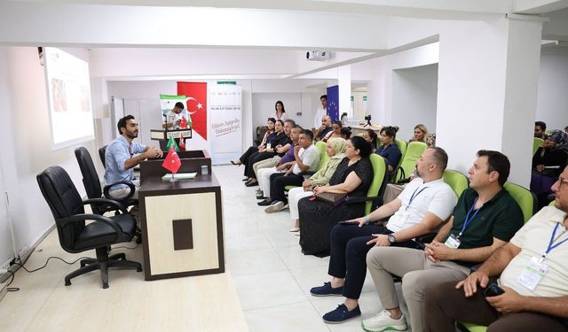 Alanyalı çiftçilere tarımın geleceği anlatıldı