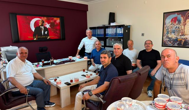 Eğitim Bir-Sen'den aşure ikramı