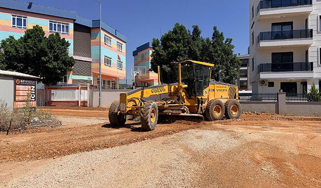Demirel Mahallesi'nde asfalt çalışması