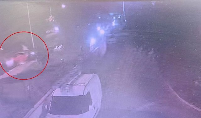 Manavgat'ta önce kamyona ardından site duvarına çarptı: 1'i çocuk 4 yaralı