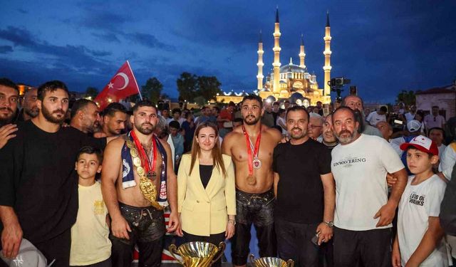 Altın kemer coşkusu Edirne sokaklarında kutlandı