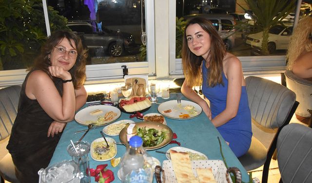 Doktor Hanım Annesiyle Rota’da