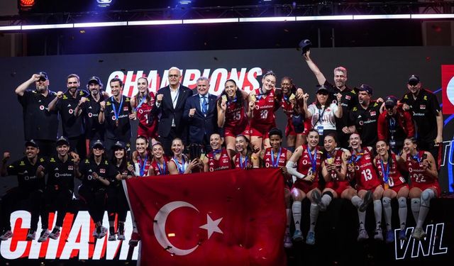 Filenin Sultanları kupayla yurda döndü