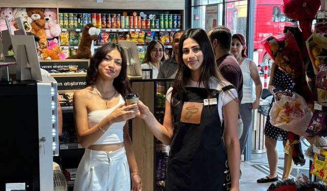Mevlana Petrol'den kahve ikramı