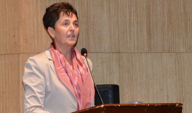 Antalya Kent Konseyi'nde Semanur Kurt güven tazeledi