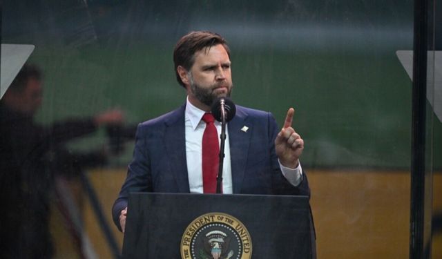 Vance: İran gemilere ateş açarsa onları çok ağır şekilde vuracağız