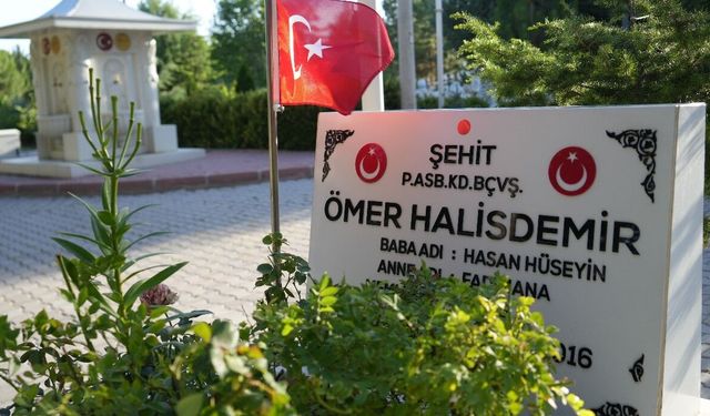 Türkiye’nin dört bir yanından şehit Ömer Halisdemir’in kabrine ziyaret