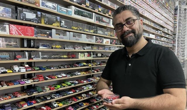Böylesi görülmedi, evinde 15 bin maket otomobiliyle yaşıyor