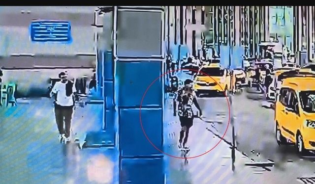 Otogarın dışındaki çuvala gizlediği bıçağı alıp 2 güvenlik görevlisini yaraladı