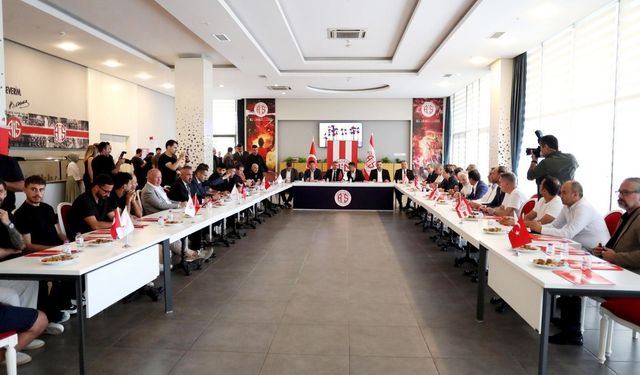 Antalyaspor’da destek zirvesi