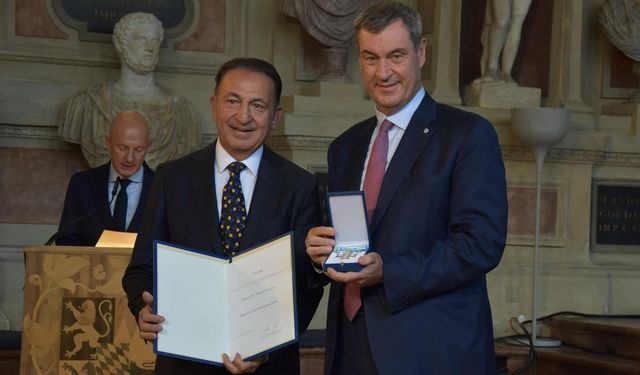Bavyera’nın en yüksek nişanı Dr. Baloğlu’na verildi