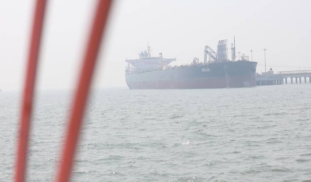 Hürmüz Boğazı’nda tanker trafiği arttı