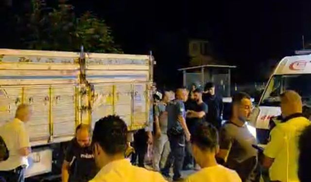 Kamyonete çarpan motosiklet sürücüsü hayatını kaybetti