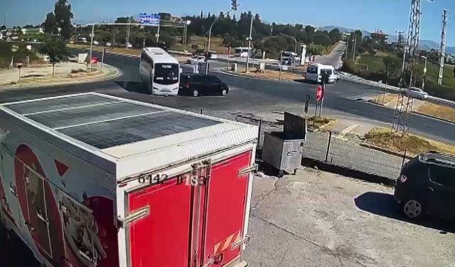 Manavgat’ta korkutan kaza anı kamerada