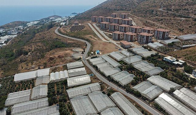 Aydıncık’ta bozulan yol yenilendi, ulaşım rahatladı