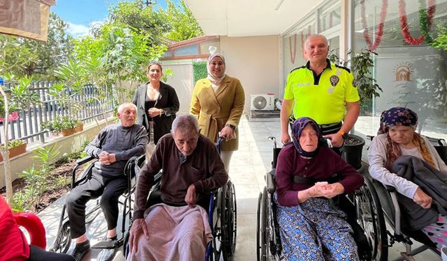 Antalyalı yaşlılar müzikle nefes aldı