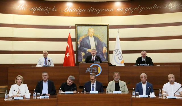 Antalya'nın kent simgesi için 'Caretta caretta' önerisi