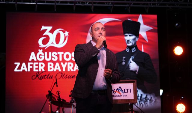 Zafer Bayramı coşkusu Konyaaltı'nda yaşandı