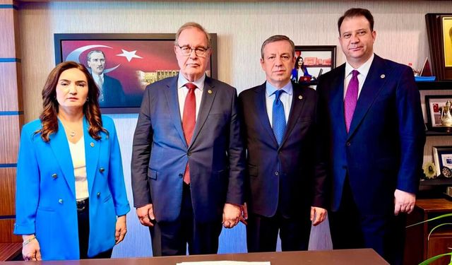 CHP Grup yönetimi Çerçeve Kanun Teklifini imzaladı