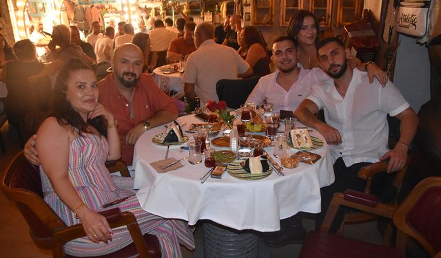 İnkilap'ta sürpriz doğum günü kutlaması