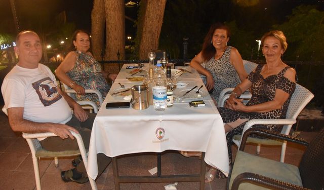 Gaziantep Restaurant'da dostlar buluşması