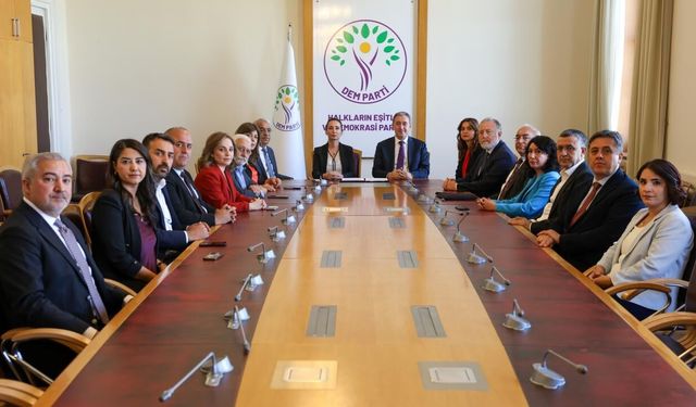 DEM Parti, Çerçeve Kanun Teklifini imzaladı