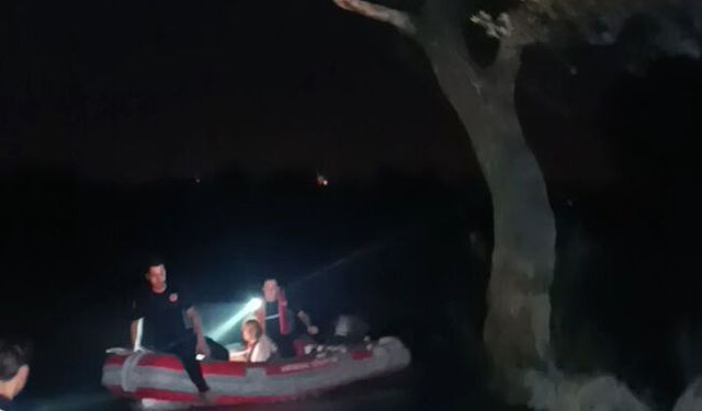 Manavgat Irmağı'nda mahsur kaldı