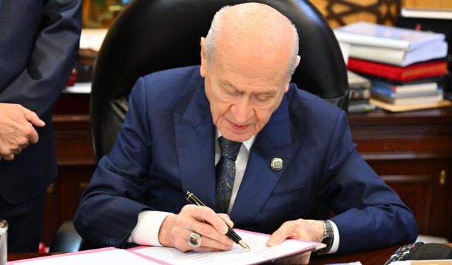 Bahçeli: "(Çerçeve yasa) Bu imzayla bin yıllık kardeşliğimiz bir kez daha tescillenmiştir"