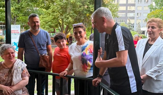 Bakan Memişoğlu, vatandaşlarla birlikte egzersiz yaptı
