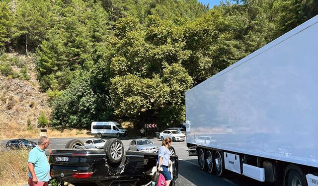 Gazipaşa'da lastiği patlayan otomobil takla attı