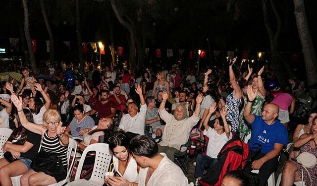 Konyaaltı'nda yağmura rağmen eğlence