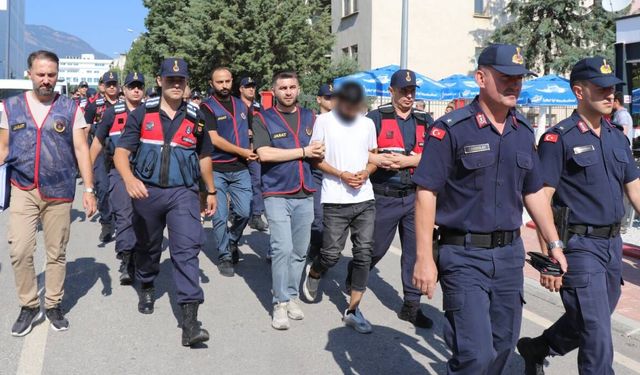 Dolandırıcılar, kuryelerini sosyal medyadan verilen ‘günlük dolgun ücretli’ iş ilanlarıyla bulmuş