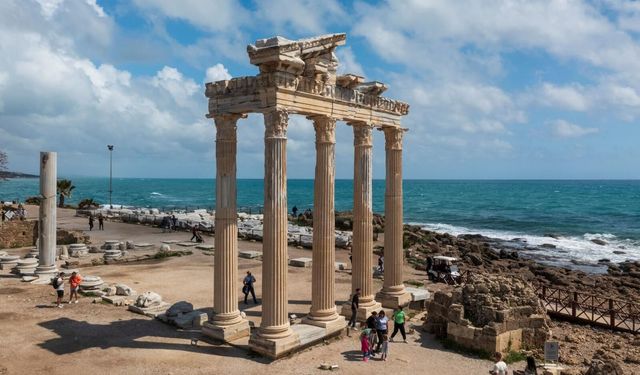 Bakan Ersoy'dan Dünya Turizm Günü mesajı