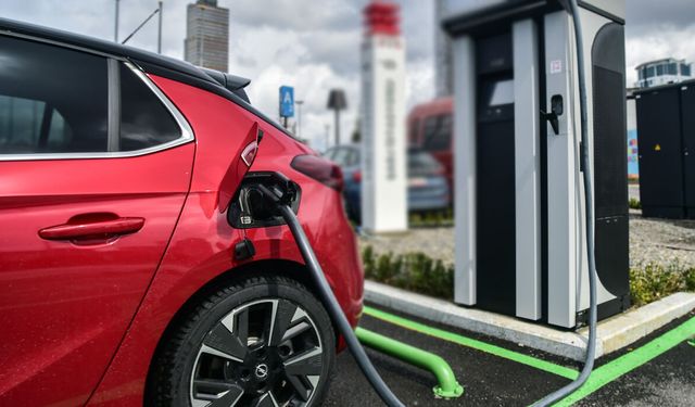 Elektrikli araç sayısı artıyor, şarj istasyonları bakımları yetersiz kalıyor