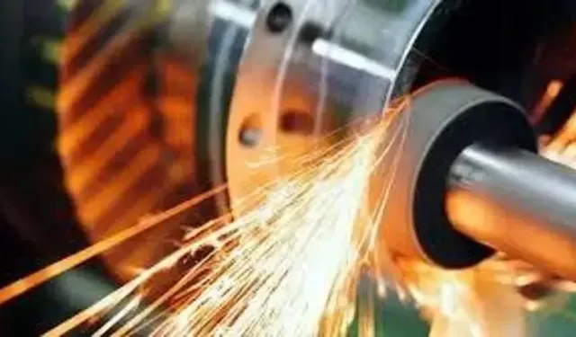 TÜİK: Sanayi üretimi yıllık yüzde 0,3 azaldı