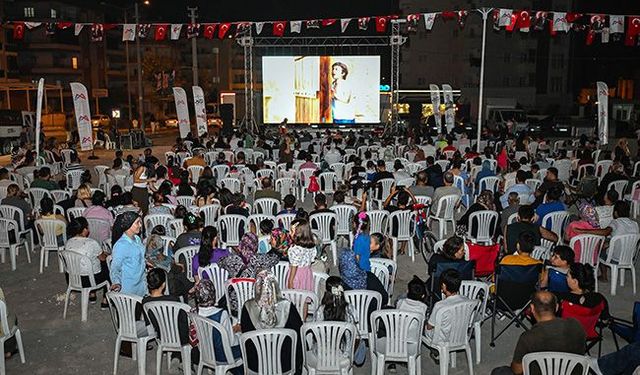 Tarsus'ta açık hava sineması
