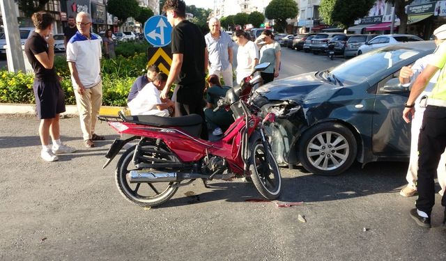 Otomobil ile motosiklet çarpıştı: 1 yaralı