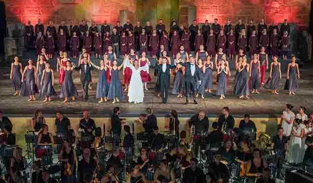 "Carmina Burana" sanatseverlerle buluştu