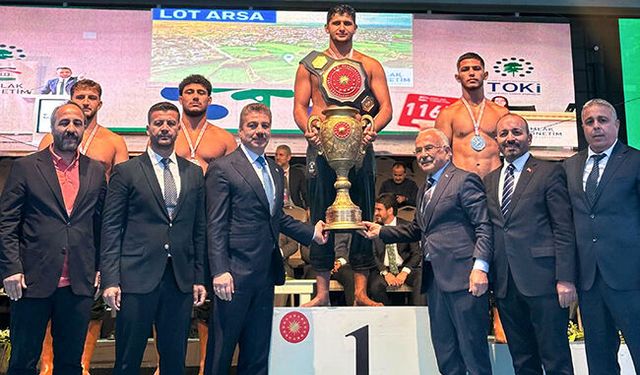Manavgatlı genç pehlivandan şampiyonluk