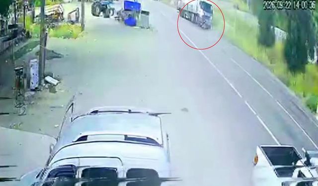 Kamyonun önünde 30 metre sürüklendi, hayatını kaybetti