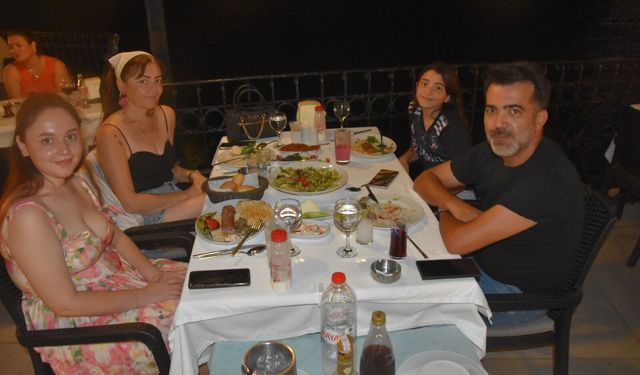 Doğum Gününü Alara'da Kutladı
