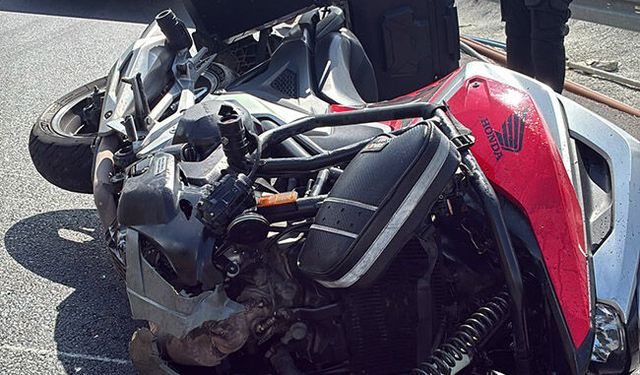 Gazipaşa'da motosiklet bariyere çarptı