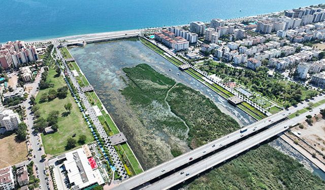 Boğaçayı’nda sucul bitki temizliği sürüyor