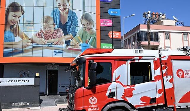 Kepez'de eğitim merkezinde yangın