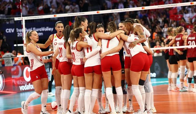 A Milli Kadın Voleybol Takımı final için Sırbistan karşısında