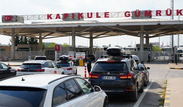 Gurbetçilerin Avrupa’ya dönüş yolunda hüzünlü vedası