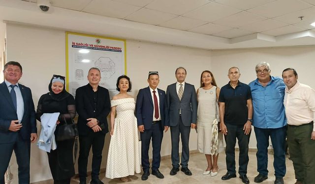Antalya'da Özbekistan rüzgarı:  Bağımsızlığın 35. Yılı coşkuyla kutlandı